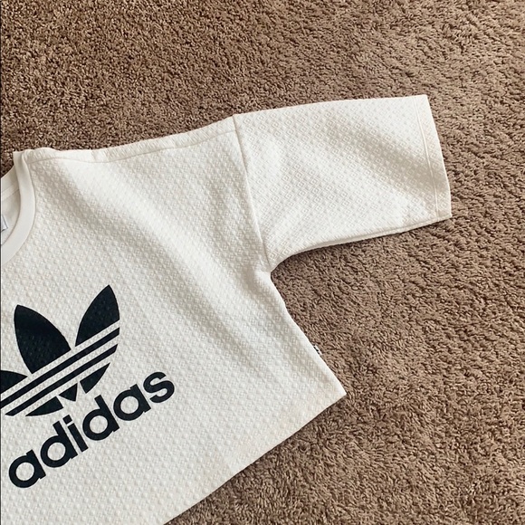 Adidas top - Picture 2 of 4